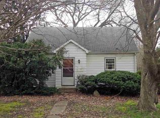 55837 Mayflower Rd, South Bend, IN 46619