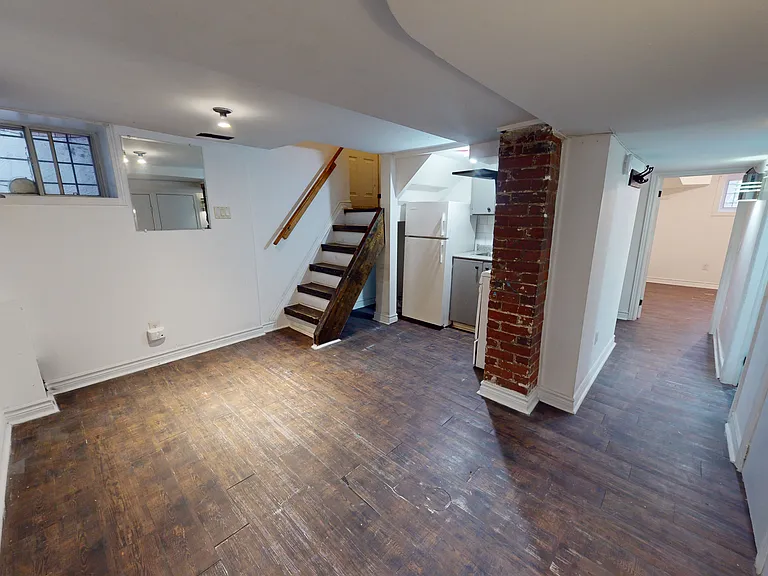 1054 Dovercourt Rd #BASEMENT — Photo 4