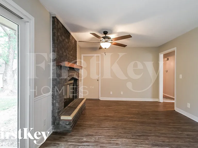 9805 N Cove View Ct — Photo 3
