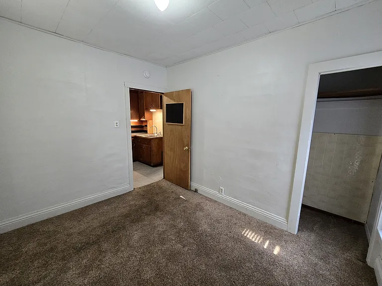 307 Riehl St — Photo 11