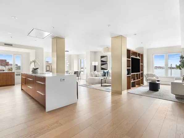 20 Rowes Wharf APT 309, Boston, MA 02110