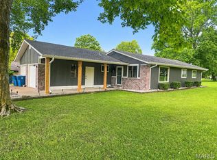 70 S Meadow Ln, Glen Carbon, IL 62034