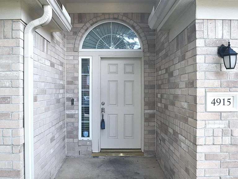 4915 Ibis Lake Ct — Photo 3