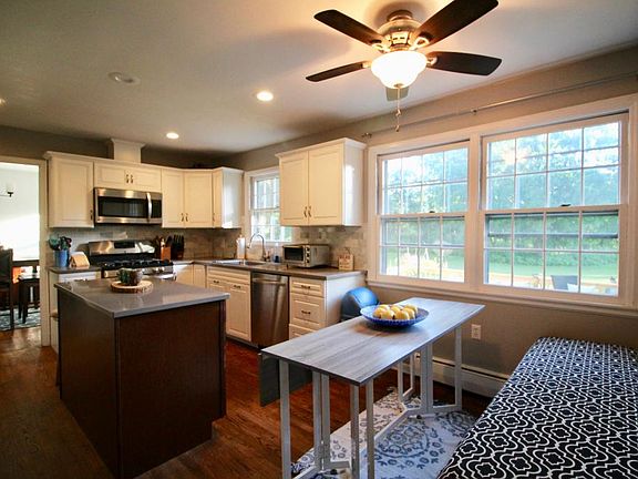 3rd image of 56 Brookside Cir