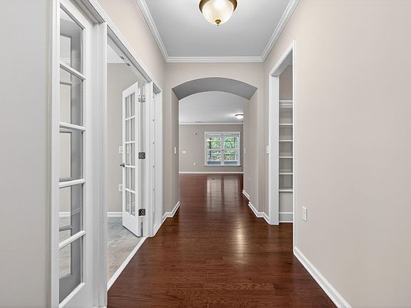 3rd image of 703 Tuttle Rd