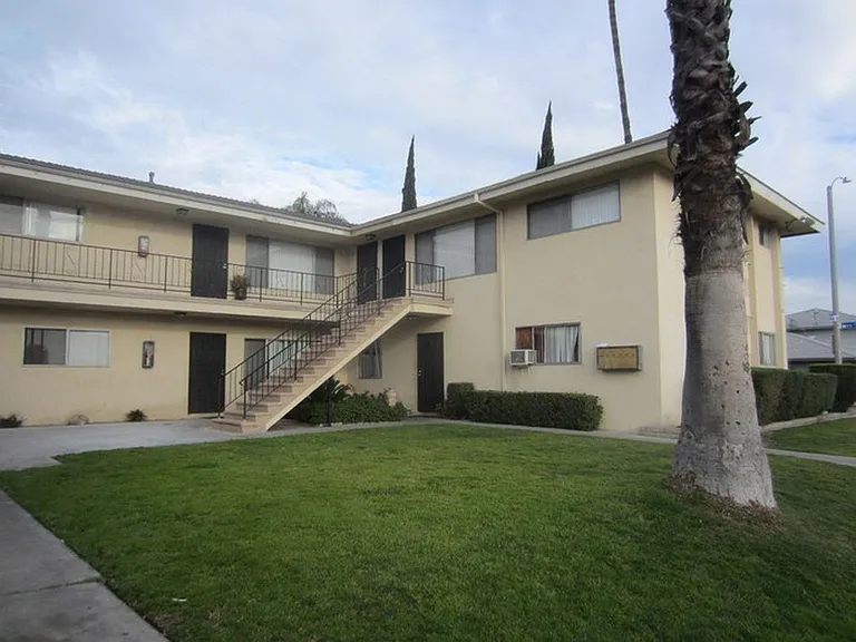 1828 W Glen Ave — Photo 33