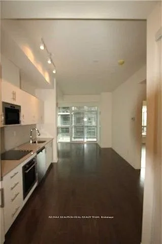 460 Adelaide St E #1018 — Photo 2