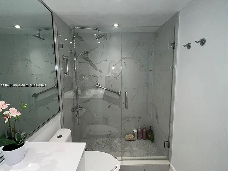 5555 Collins Ave #7T — Photo 13