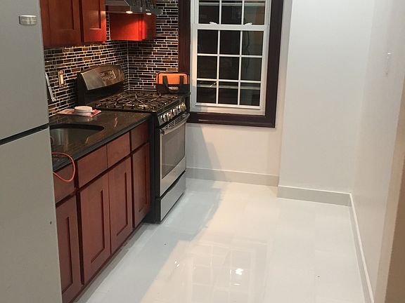 3rd image of 5022 41st St