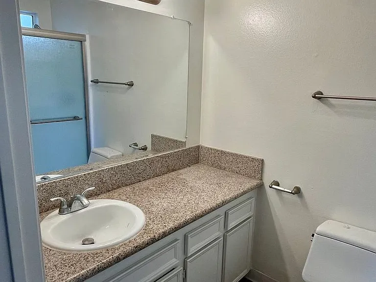 Remodeled 3 Bed/ 2 Bath Clairemont Mesa — Photo 17