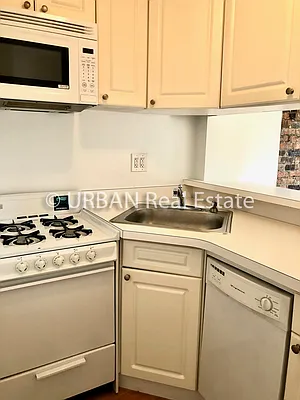 Rented by Urban Real Estate Inc | media 22