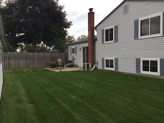 3rd image of 43097 Hyde Park Dr