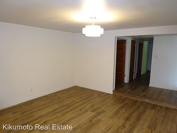 5th image of 6681 Gloria Dr