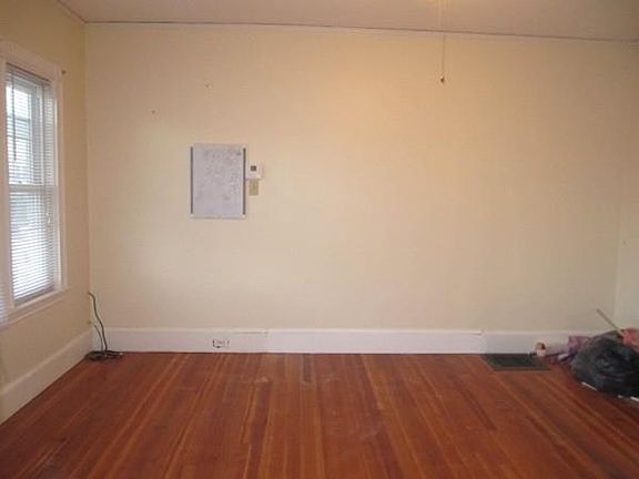 4th image of 279 Belmont St #2