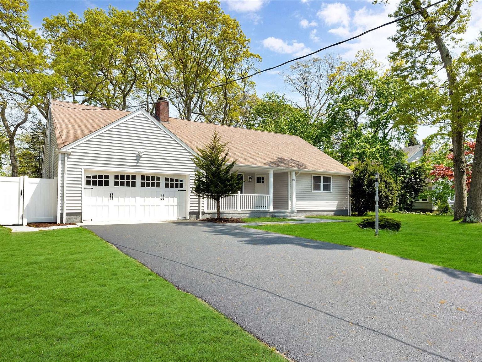 550 Manatuck Boulevard, Brightwaters, NY 11718 Zillow