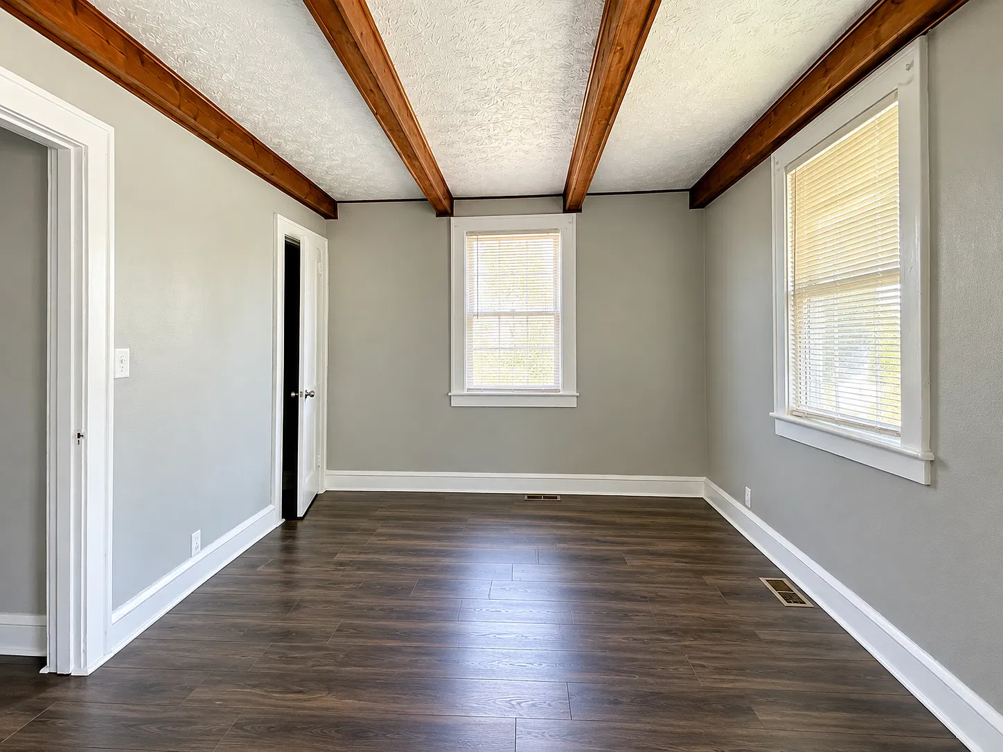 4 bed, 1272 sqft, $1,700 — Photo 2
