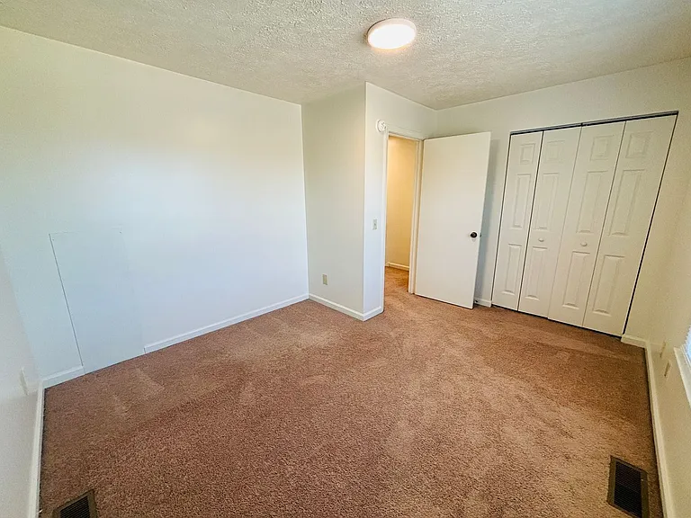 2 Bedroom, 1 Bath Apartment — Photo 21