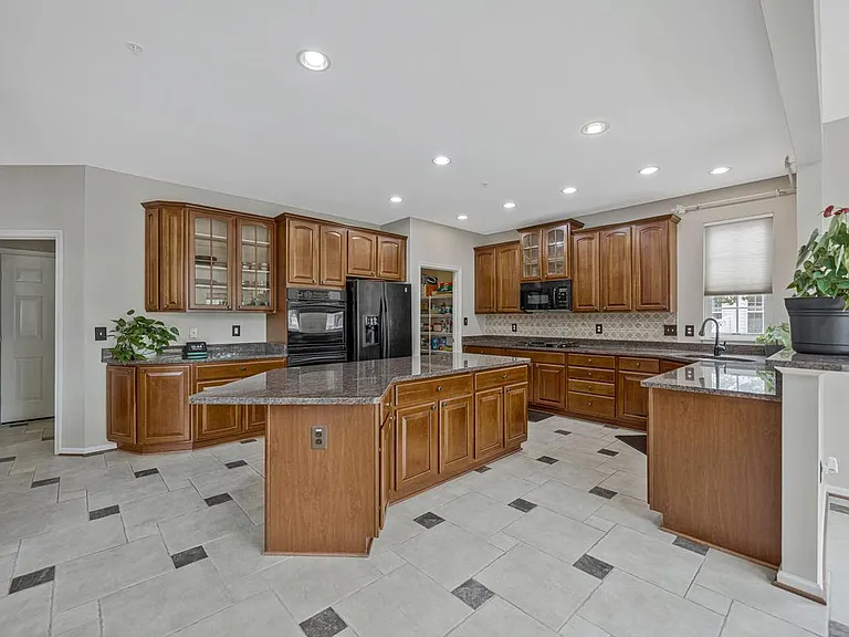 1117 Horizon View Pl — Photo 15