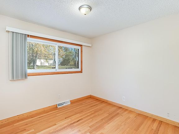 5th image of 173 Hilltop Dr
