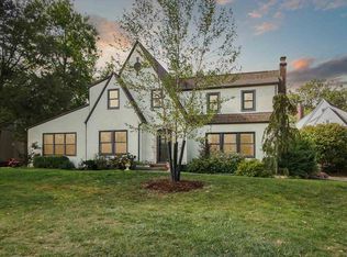 2316 Country Club Pkwy SE, Cedar Rapids, IA 52403