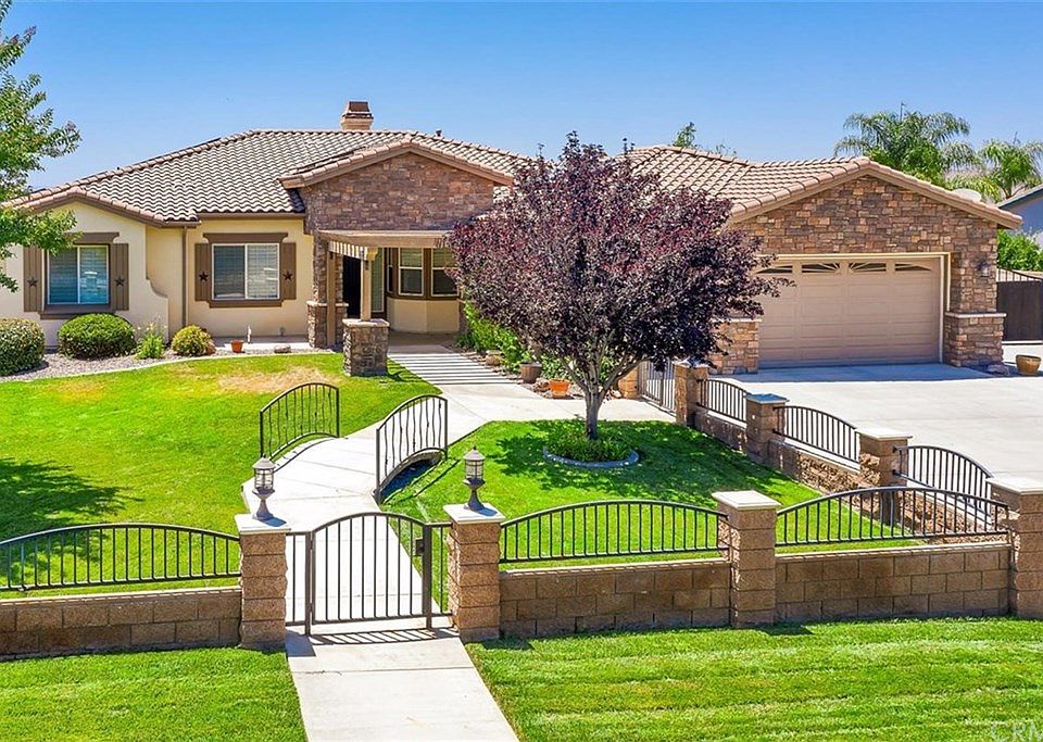 1st image of 22329 Rosary Ave
