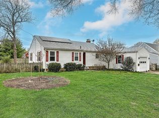 2 Milton Rd, Barrington, RI 02806