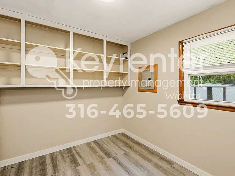 2060 S Euclid St — Photo 14