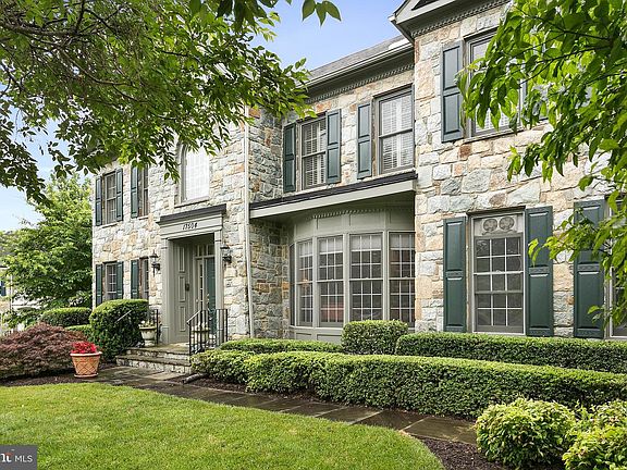5th image of 17504 Carlson Farm Ct