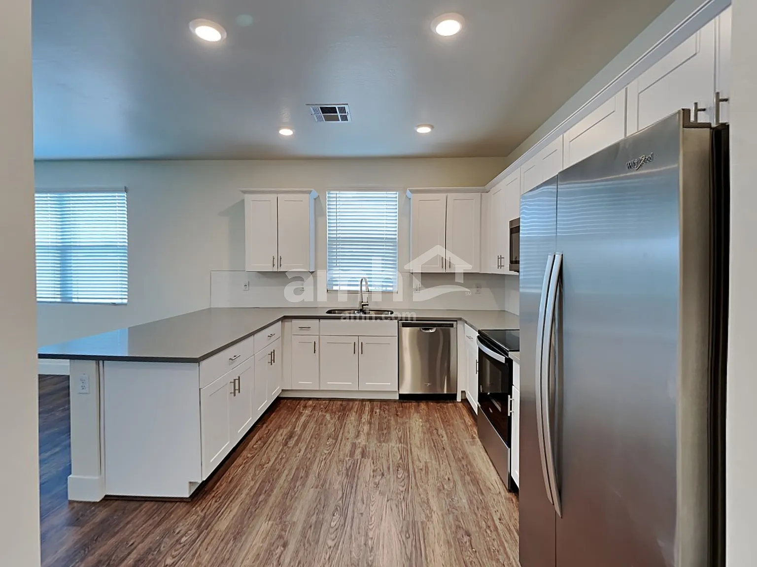 3 bed, 2.5 bath, 1752 sqft, $2,265 — Photo 2