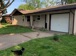 304 James Ln, Henry, IL 61537