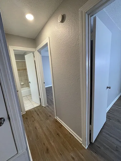 2 bed, 1.5 bath, 950 sqft, $1,195 — Photo 2