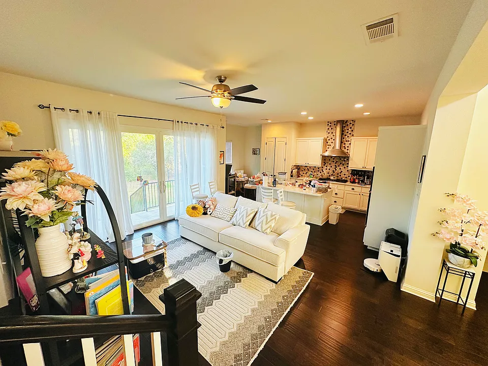 1404 Sarah Christine Ln