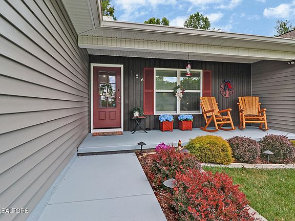 4th image of 126 Russell Ln