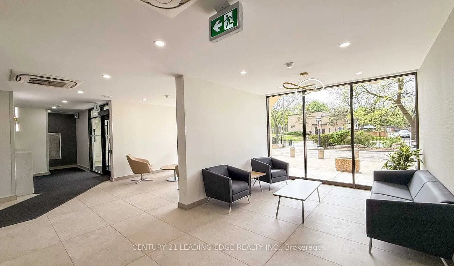 3 bed, $3,000 — Photo 2