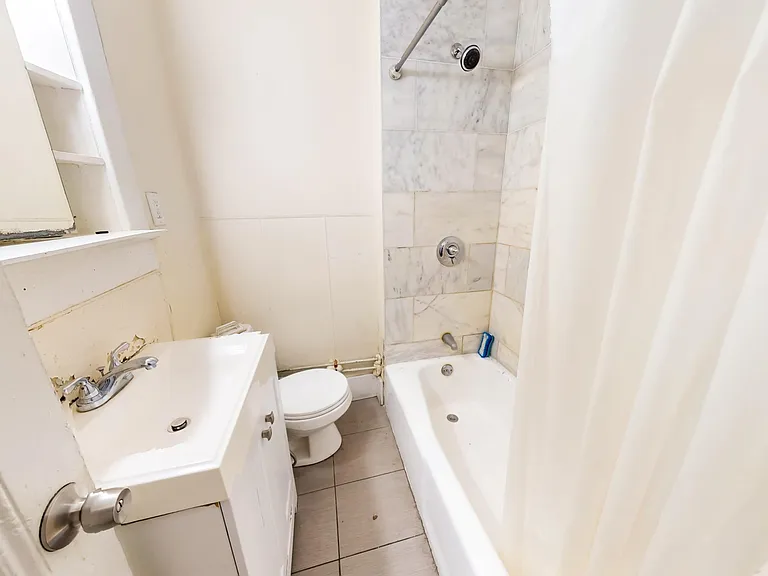882 Huntington Ave #3 — Photo 6