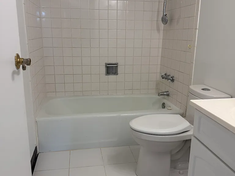 220 S Roselle Rd #224 — Photo 8
