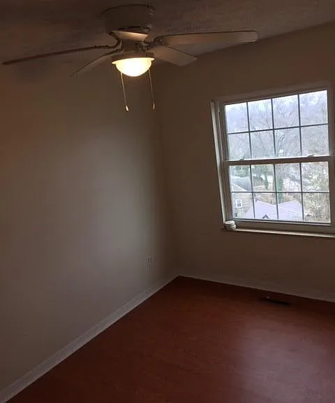 121 Oakwood Rd #E — Photo 12