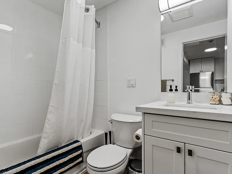 610 King St E #1 — Photo 13