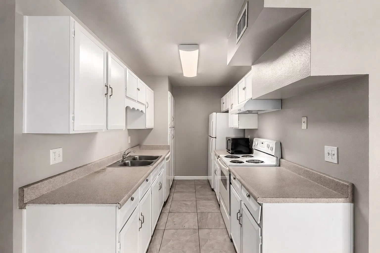 3 bed, 1.5 bath, 1100 sqft, $1,500 — Photo 3