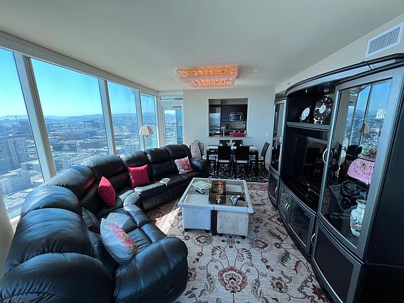 4th image of 425 1st St Unit 2402
