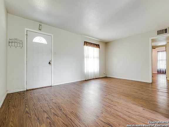 3rd image of 260 Charcliff Dr