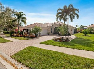 5416 Freeport Ln, Naples, FL 34119