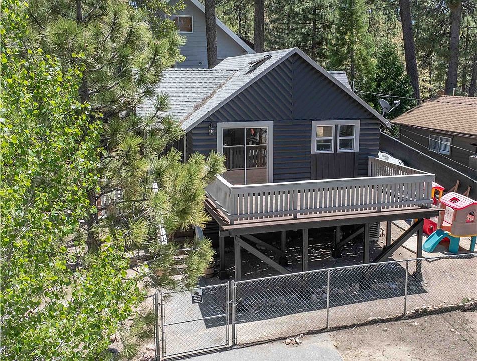 1st image of 575 Vista Ln
