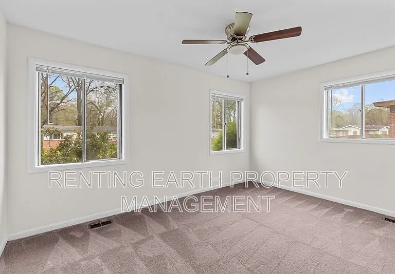 6715 Court N — Photo 8