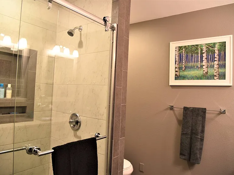 Ensuite Primary Bathroom