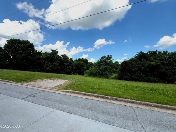 2801 S Sergeant Ave, Joplin, MO 64804