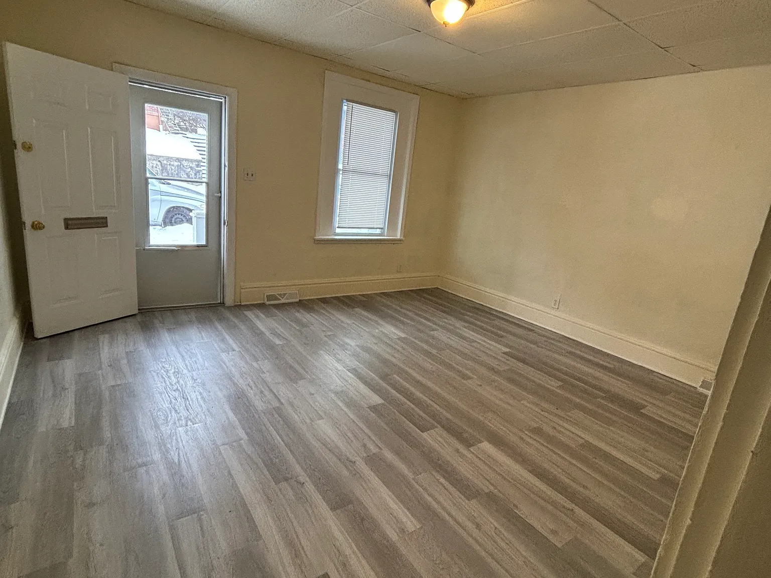 2 bed, $905 — Photo 2