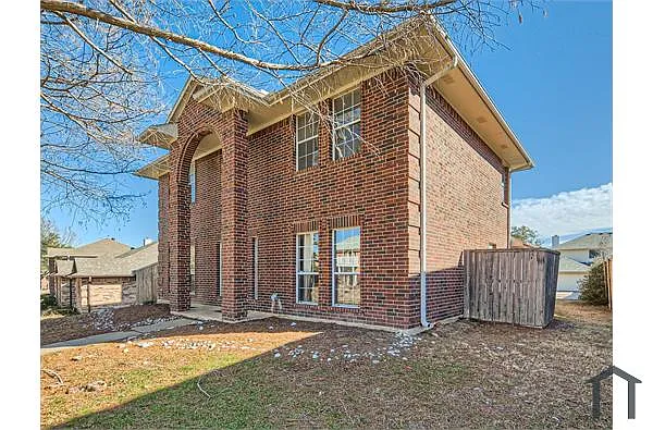 Building Photo - 2420 Waterloo Ln