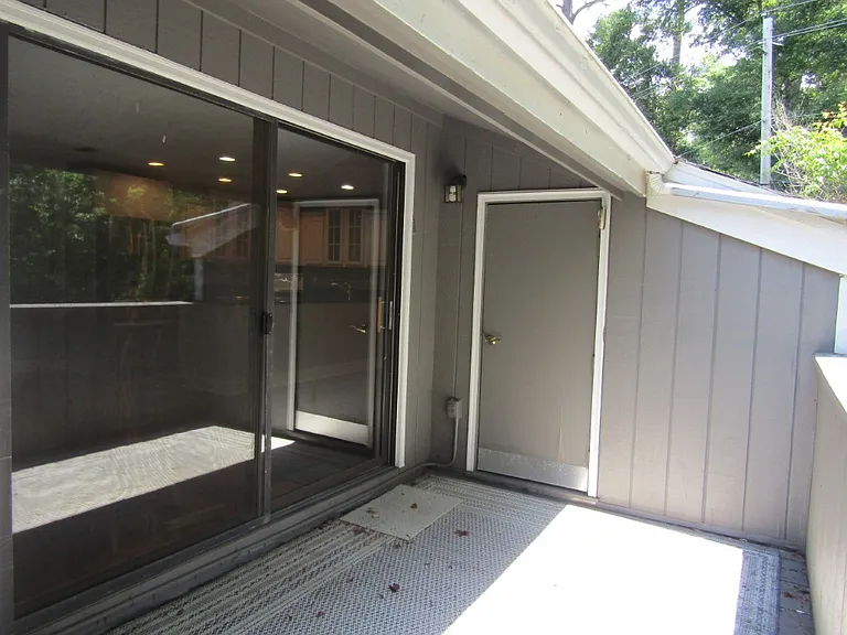 10301 N Kings Hwy #10-2 — Photo 19