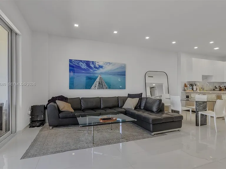 5701 Collins Ave #Penthouse 08 — Photo 20